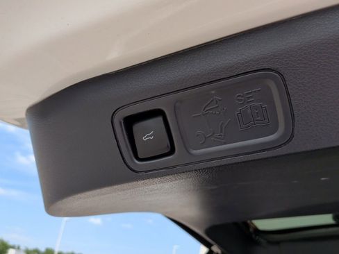 Used 2023 Ford Expedition Limited AWD/4WD image 46