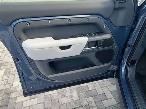 New 2026 Land Rover Defender 110 X-Dynamic SE image 22