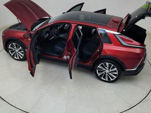 Used 2024 Cadillac Lyriq Luxury w/ LPO, Floor Liner Package image 86