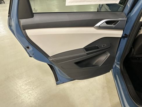 New 2026 Volkswagen Taos SE image 23