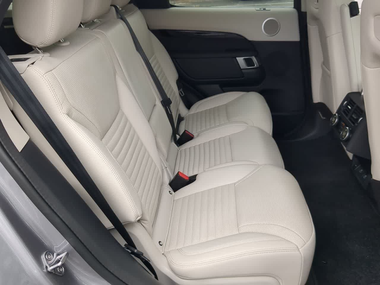 Certified 2025 Land Rover Discovery S AWD/4WD image 20