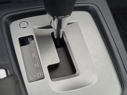 Used 2018 Subaru Forester 2.5i Premium w/ All-Weather Package image 31