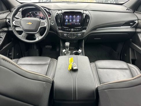 Used 2023 Chevrolet Traverse Premier image 18