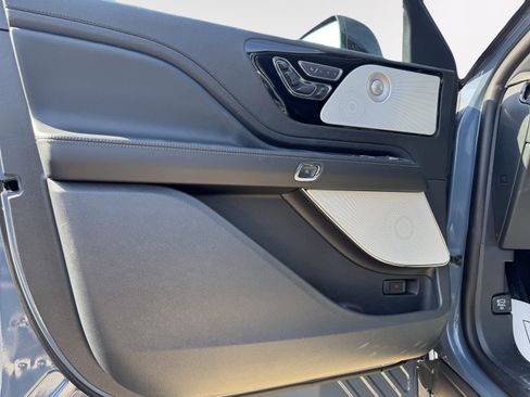 New 2026 Lincoln Aviator Reserve AWD/4WD image 9