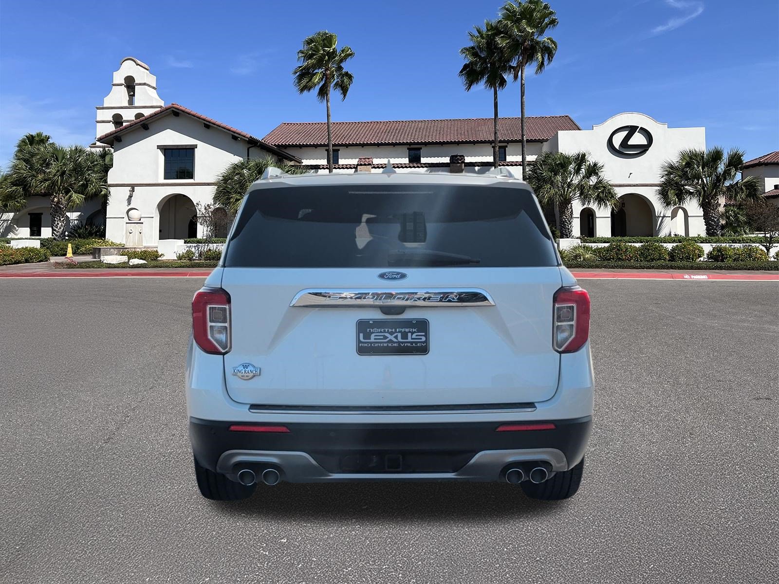 Used 2022 Ford Explorer King Ranch w/ Technology Package RWD image 3