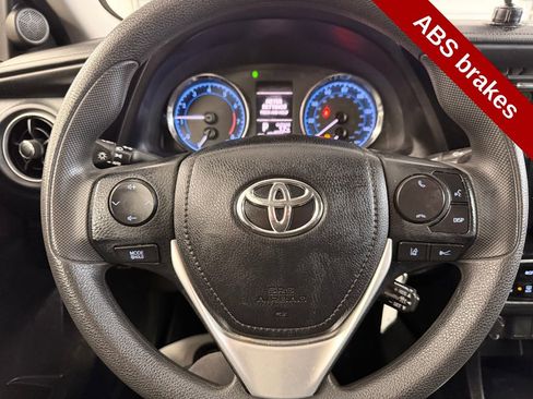 Used 2019 Toyota Corolla LE image 16