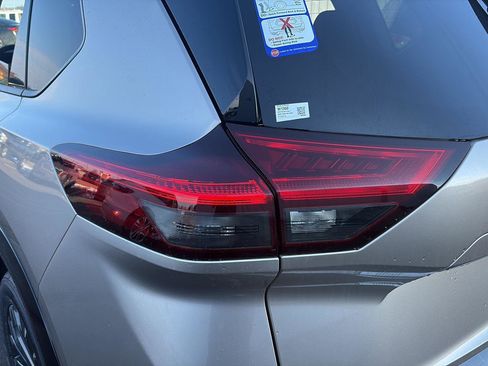 New 2026 Nissan Rogue Platinum image 5