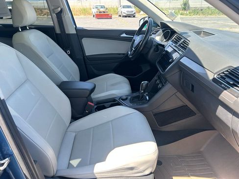 Used 2019 Volkswagen Tiguan SE w/ Panoramic Sunroof Package AWD/4WD image 36