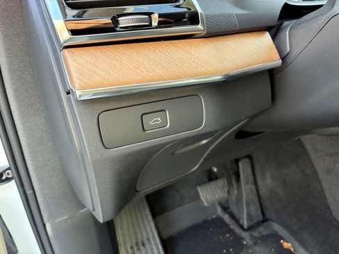 Used 2024 Volvo XC90 B6 Plus image 15