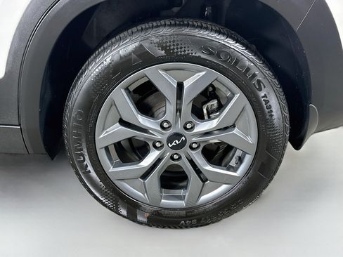 Used 2024 Kia Seltos S AWD/4WD image 29