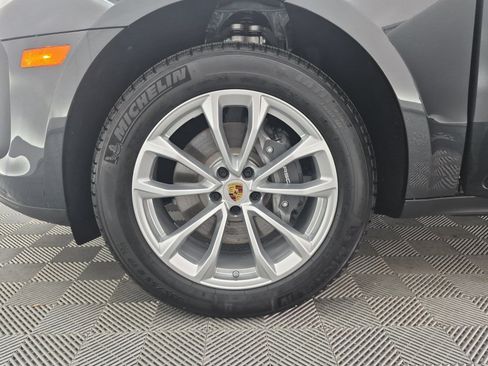 Certified 2026 Porsche Macan Turbo AWD/4WD image 28