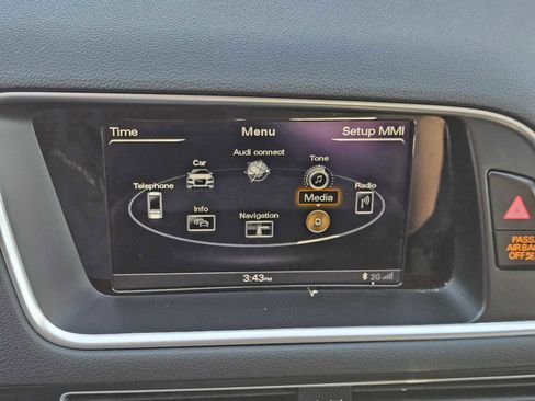 Used 2016 Audi Q5 2.0T Premium Plus w/ Technology Package image 17