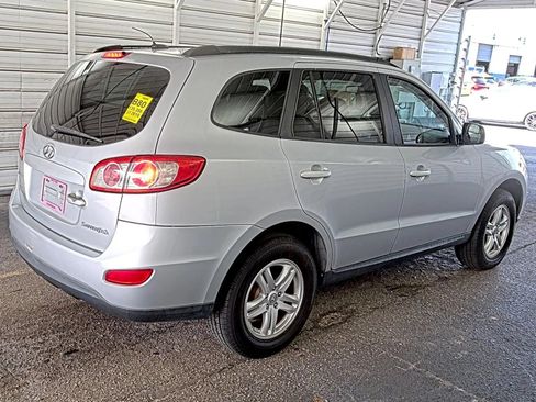 Used 2010 Hyundai Santa Fe GLS FWD image 3