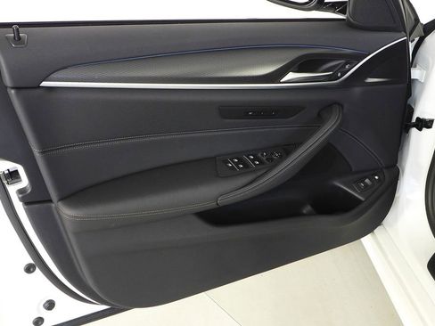 Certified 2023 BMW 530e w/ M Sport Package image 11