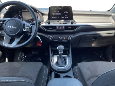 Used 2023 Kia Forte LXS w/ LXS Technology Package FWD image 10