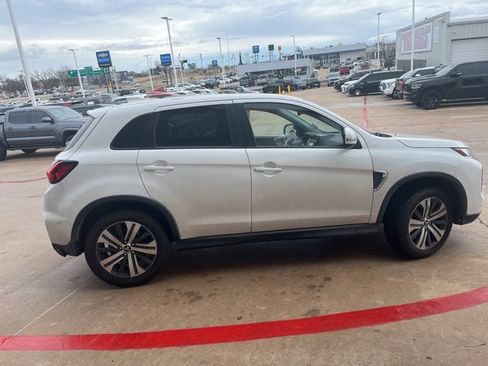 Used 2020 Mitsubishi Outlander Sport SE image 5