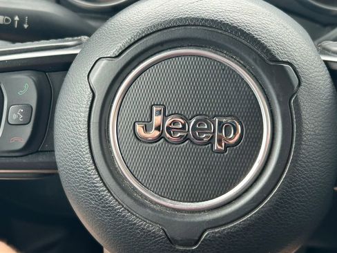 Used 2022 Jeep Gladiator Sport AWD/4WD image 35