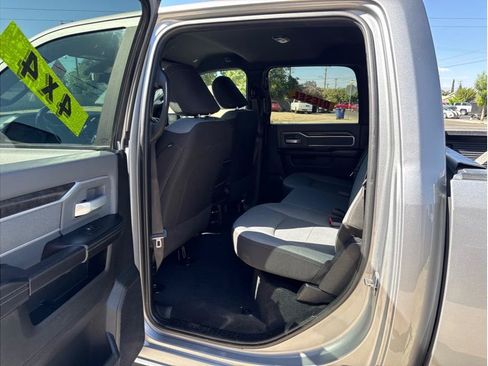 Used 2022 RAM 2500 Big Horn AWD/4WD image 17