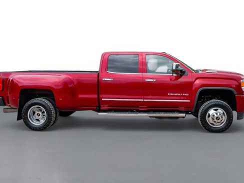 Used 2019 GMC Sierra 3500 Denali w/ Duramax Plus Package AWD/4WD image 5
