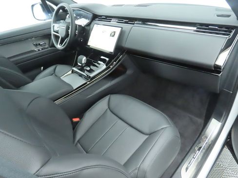 New 2025 Land Rover Range Rover Sport image 18