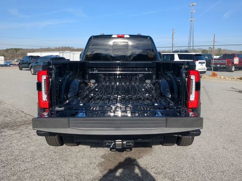 Used 2025 Ford F450 Platinum w/ FX4 Off-Road Package image 11