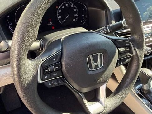 Used 2018 Honda Accord LX image 12
