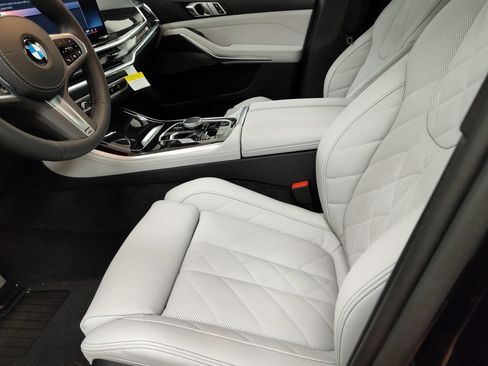 Used 2026 BMW X5 xDrive40i w/ M Sport Package AWD/4WD image 5
