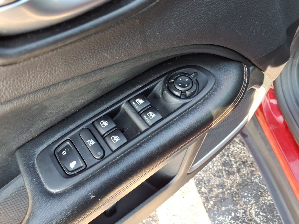 Certified 2018 Jeep Compass Latitude w/ Popular Equipment Group AWD/4WD image 7