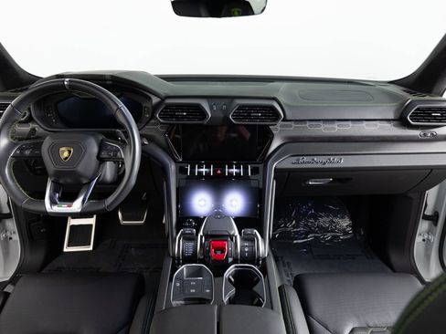 Used 2021 Lamborghini Urus AWD/4WD image 48