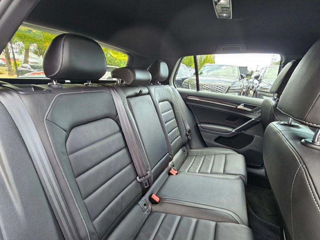 Used 2017 Volkswagen Golf R 4-Door AWD/4WD image 29
