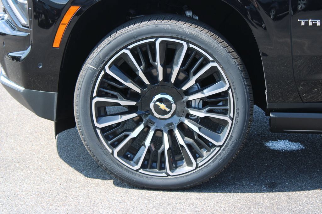 New 2026 Chevrolet Tahoe High Country AWD/4WD image 18