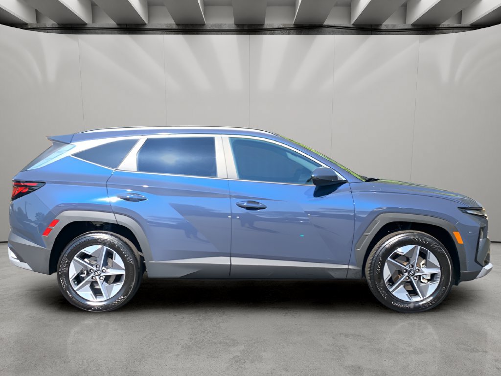 Certified 2025 Hyundai Tucson SEL AWD/4WD image 6