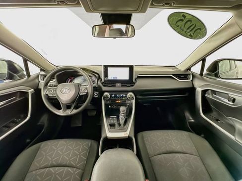 Used 2025 Toyota RAV4 XLE AWD/4WD image 3