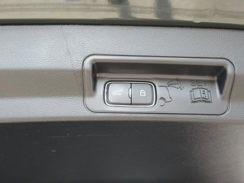 Used 2022 Ford Explorer XLT w/ Class IV Trailer Tow Package image 29