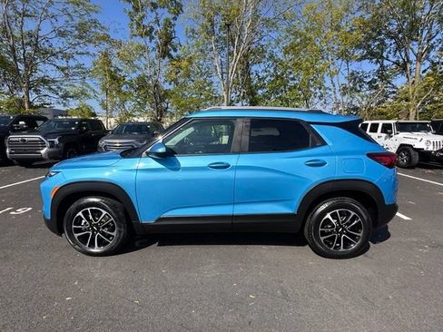 Used 2026 Chevrolet TrailBlazer LT w/ LT Cold Weather Package FWD image 3