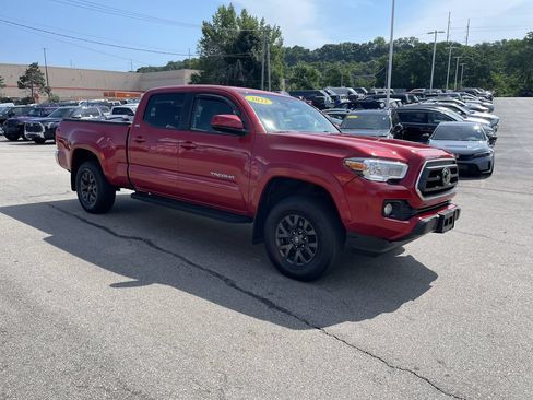 Used 2022 Toyota Tacoma SR5 AWD/4WD image 6