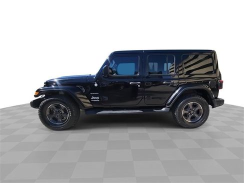 Used 2018 Jeep Wrangler Unlimited Sahara image 5