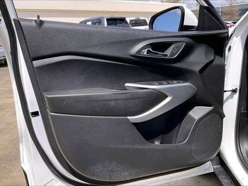 Used 2024 Chevrolet Trax LS w/ LS Convenience Package image 19