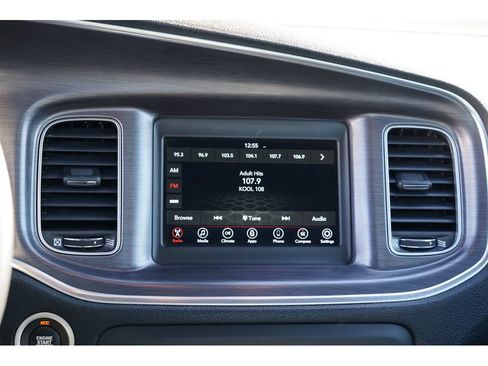 Used 2018 Dodge Charger SXT image 22