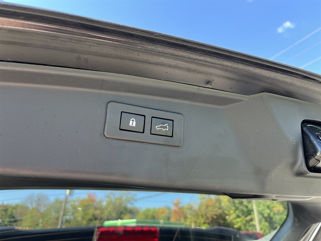 Used 2023 Subaru Outback Premium AWD/4WD image 16