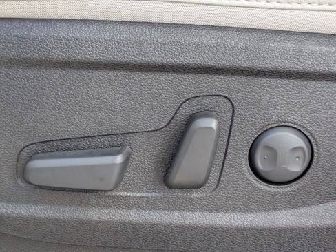 New 2025 Kia Telluride EX w/ EX Captain's Chair Package image 28