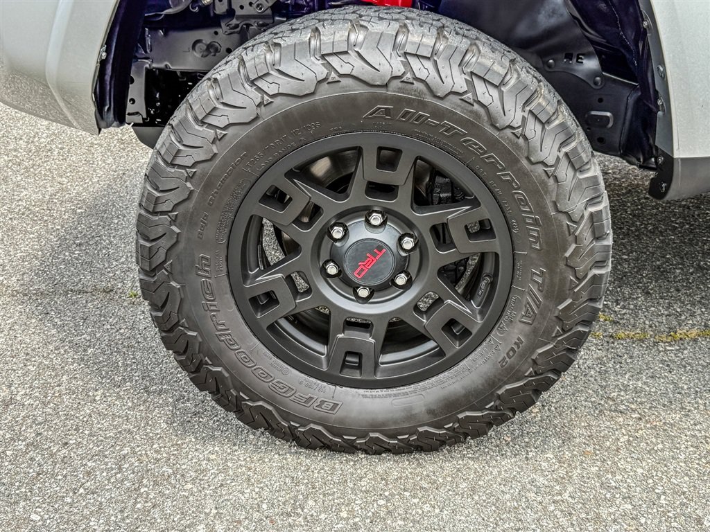 Used 2018 Toyota 4Runner TRD Off-Road Premium AWD/4WD image 16