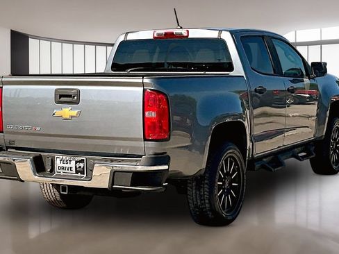 Used 2018 Chevrolet Colorado W/T RWD image 2