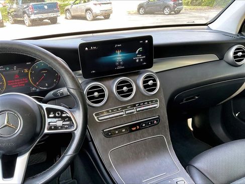 Used 2021 Mercedes-Benz GLC 300 4MATIC image 18