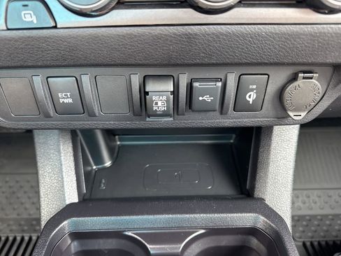 Used 2023 Toyota Tacoma TRD Off-Road image 18