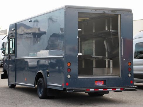 Used 2019 Ford E-450 and Econoline 450 Super Duty image 6