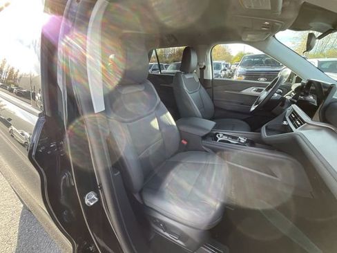 New 2026 Ford Explorer Active w/ Active Comfort Package AWD/4WD image 25