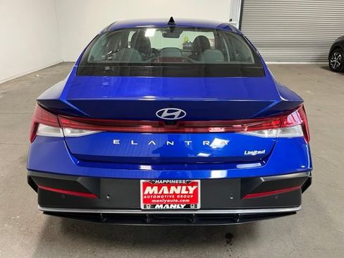 Used 2024 Hyundai Elantra Limited FWD image 4
