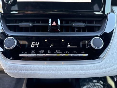 Used 2023 Toyota Corolla SE image 30