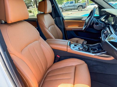 Used 2019 BMW X7 xDrive40i w/ Dynamic Handling Package AWD/4WD image 15